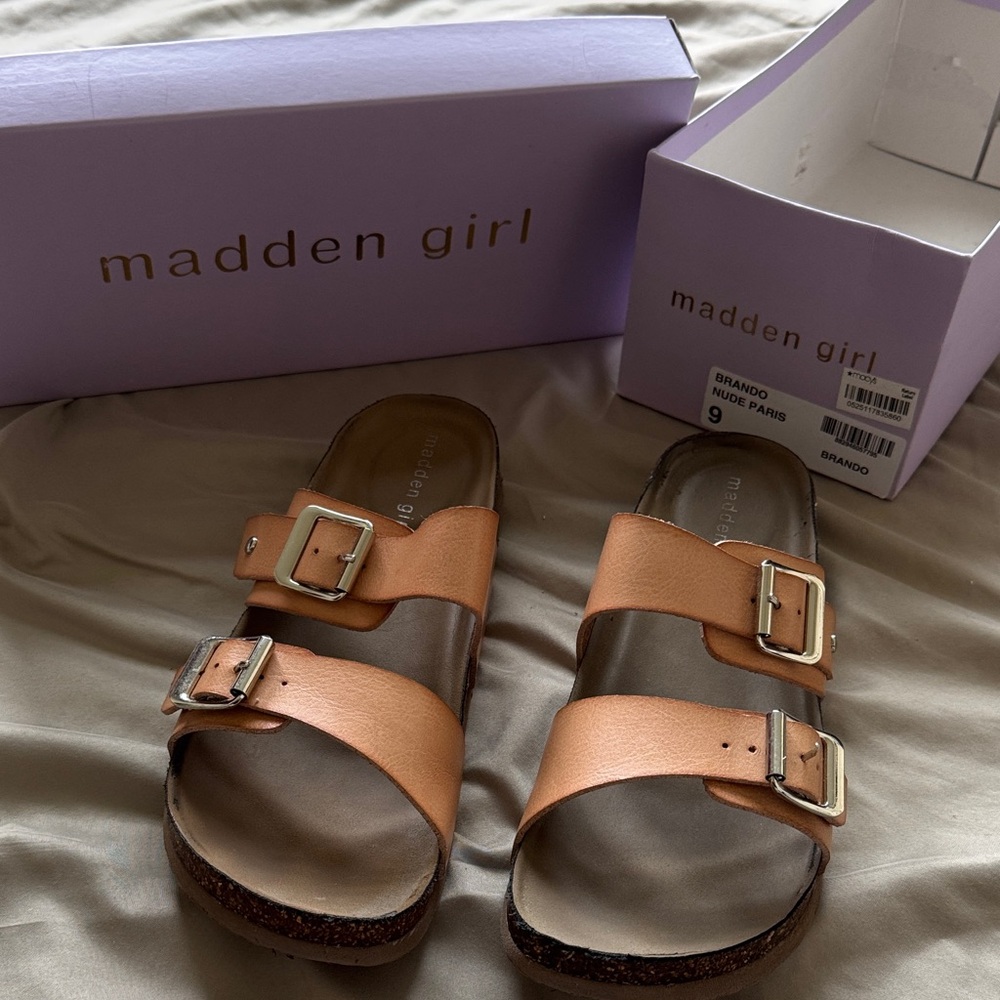Madden Girl | Size 9 | Brando Nude Paris Strappy Buckle Sandals Comfortable Shoe